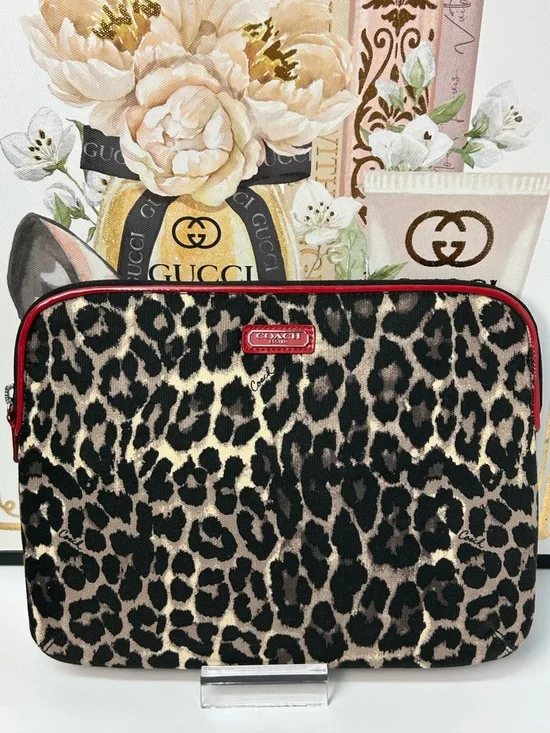 COACH Ocelot Tablet/Ipad Sleeve 😍❤️🐆 - Picture 12 of 13